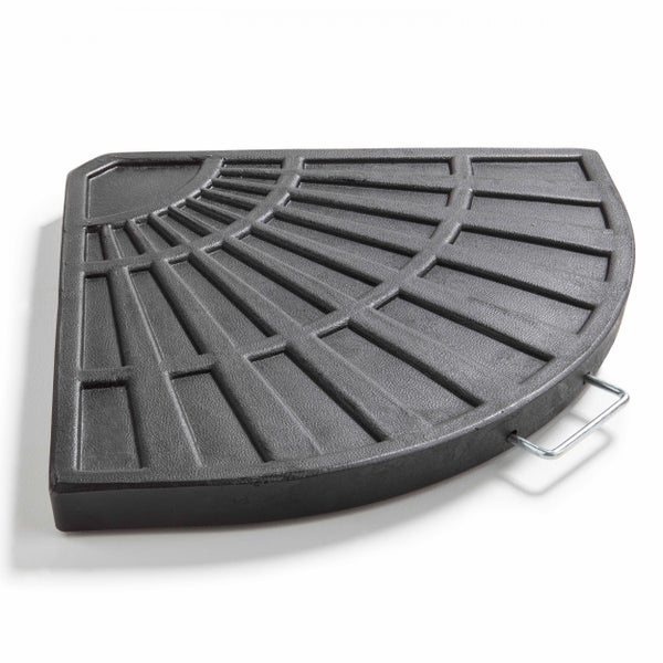 Fächerförmiges Gewicht für Sonnenschirmständer mit Metallgriff und strukturierter Oberfläche.