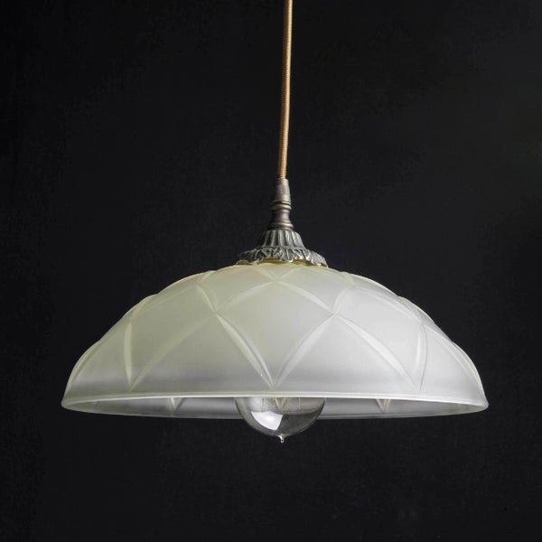 Hängelampe mit Glasschirm und Muster