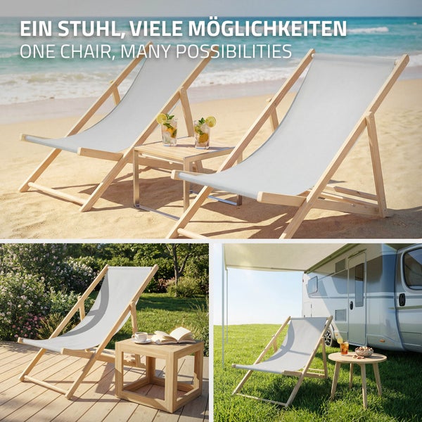 Zusammenklappbarer Holz-Liegestuhl mit hellgrauer Stoffbespannung in Szenarien am Strand, auf der Terrasse und beim Camping.