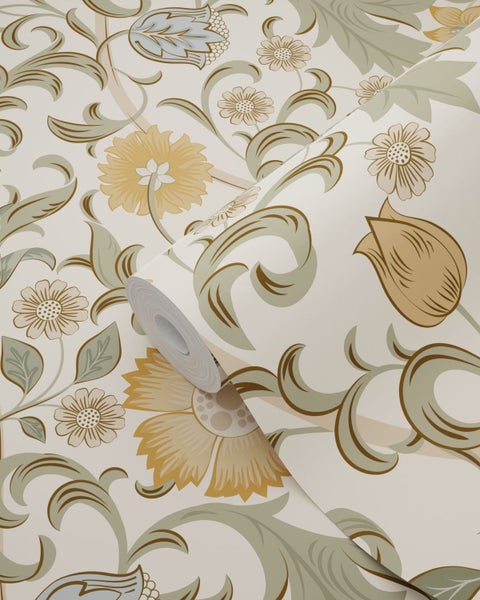 Vliestapete mit floralem Muster, Ranken und Blüten im klassischen Stil.