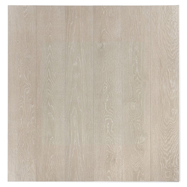 Laminatboden mit naturgetreuer Eichenholzoptik und ausgeprägter Holzmaserung für eine authentische Raumgestaltung.