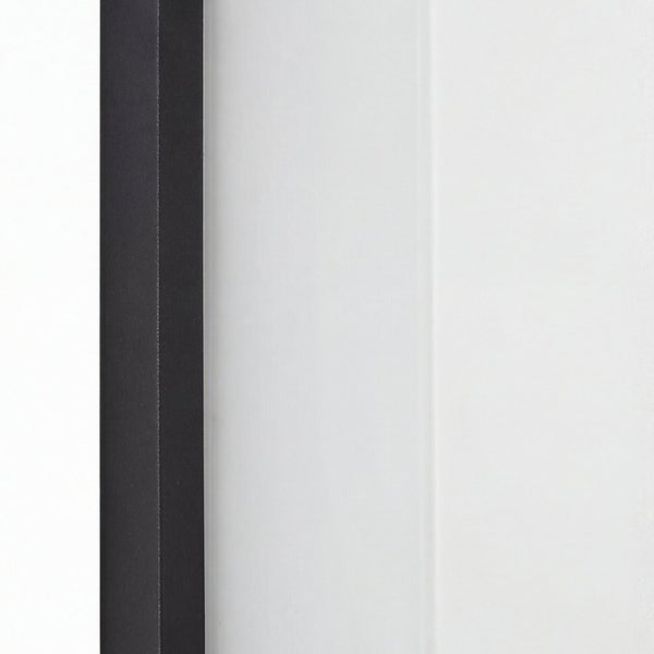 Detailansicht einer Innentür mit schwarzem Türrahmen