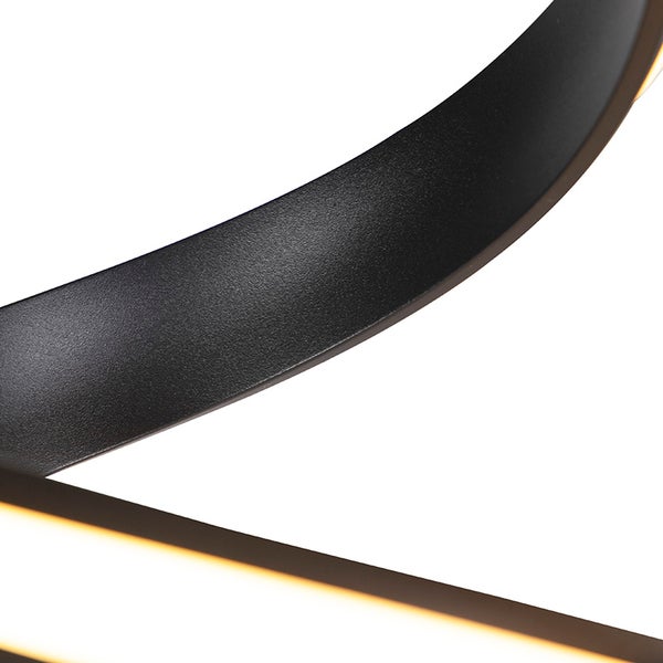 Detailaufnahme einer LED-Hängeleuchte mit ringförmigem Design