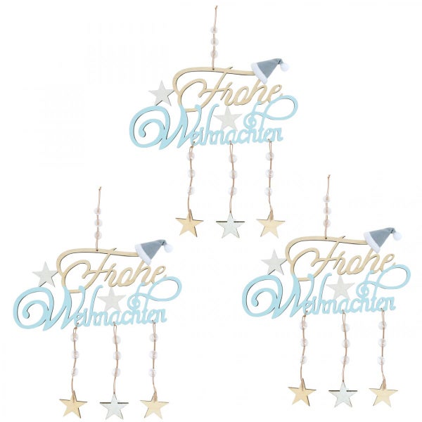 Drei hängende Weihnachtsschmuckstücke mit der Aufschrift 'Frohe Weihnachten', Sternen und kleinen Weihnachtsmützen
