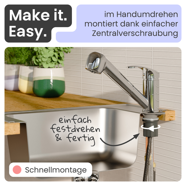 Küchenarmatur mit Ausziehbrause an einer Edelstahlspüle, Darstellung der Schnellmontage durch Zentralverschraubung unter der Spüle.