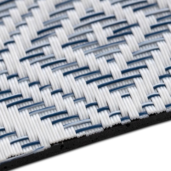 Nahaufnahme eines gewebten Teppichs mit Muster