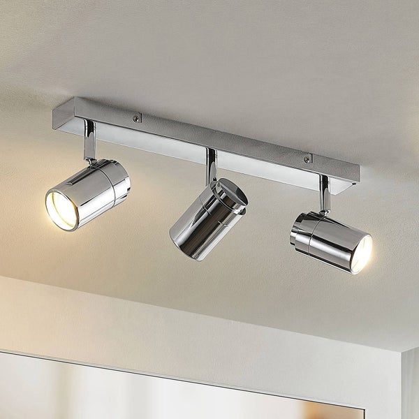 Deckenleuchte mit drei Strahlern