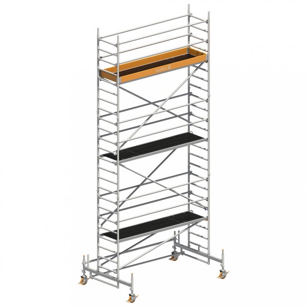 Layher Alu-Fahrgerüst mit drei Plattformen, Rollen und Sicherungsgeländer für Arbeiten in der Höhe.