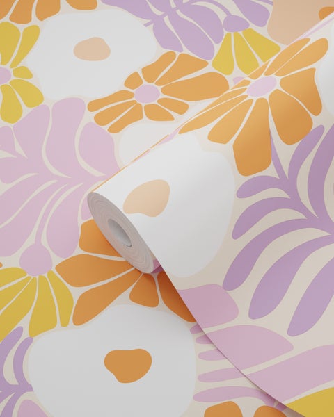 Tapete mit großflächigem Retro-Blumenmuster in Orange, Gelb und Violett