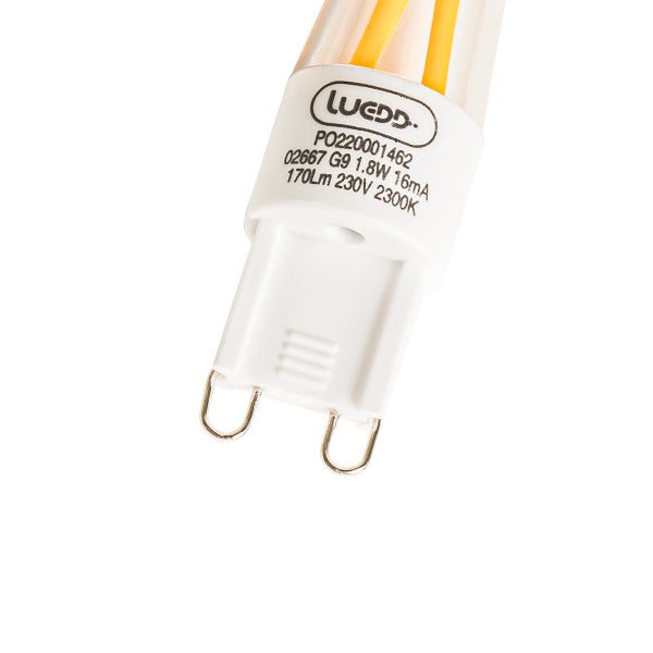 Nahaufnahme eines G9 LED Leuchtmittels mit LUEDD Logo und technischen Angaben: 1,8 Watt, 170 Lumen, 230 Volt und 2300 Kelvin.