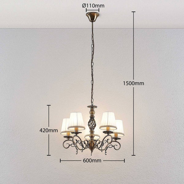 Kronleuchter mit fünf Lampen und Textilschirmen, Maße sind dargestellt