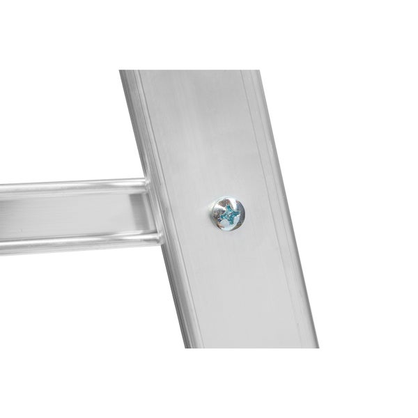 Detailansicht einer Aluminiumleiter mit Schraube