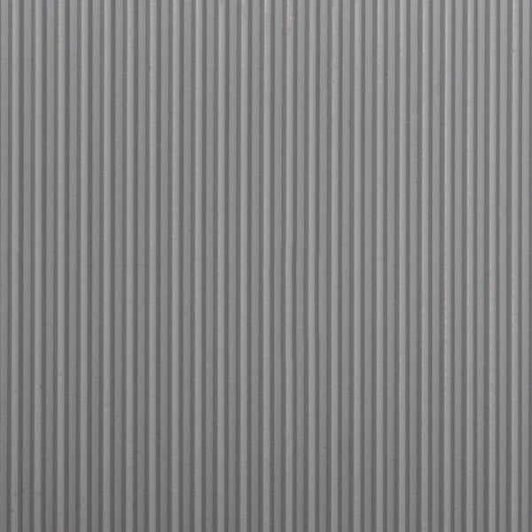Graue Profilholzfassade mit vertikalen Rillen