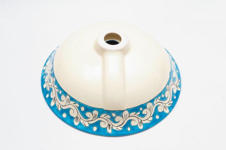 Aufsatzwaschbecken mit floralem Dekor