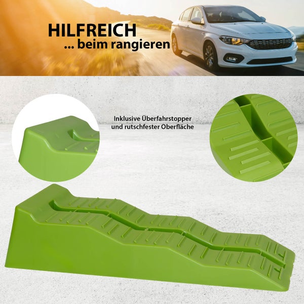 Grüne Auffahrrampe für Autos mit Überfahrstopper und rutschfester Oberfläche