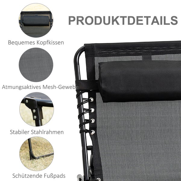 Geschmückter Weihnachtsbaum mit Christbaumkugeln, Schneeflocken und Blumen