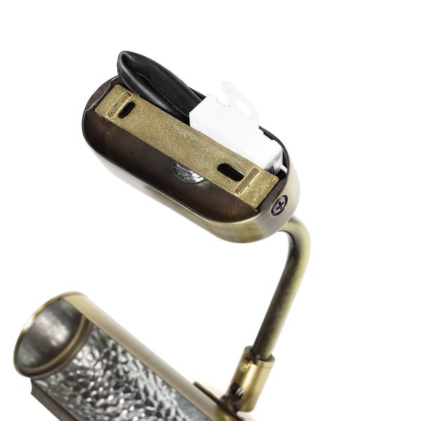 Detailansicht einer Wandleuchte mit Anschlussklemme