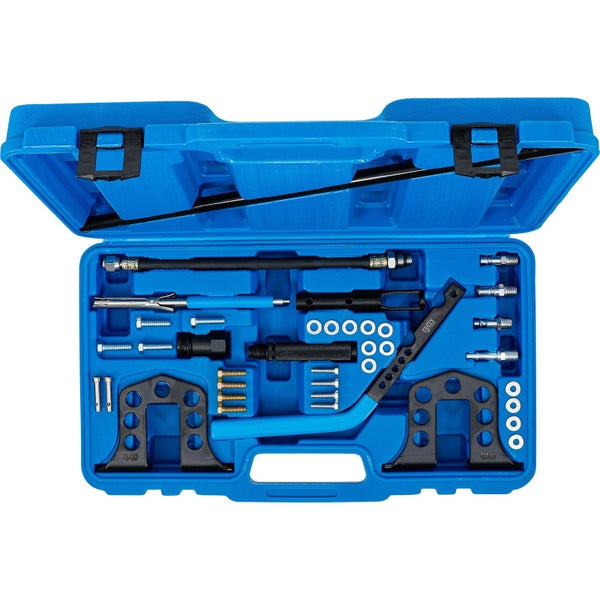 Werkzeugsatz im blauen Werkzeugkoffer mit verschiedenen Werkzeugen und Befestigungsmaterialien.