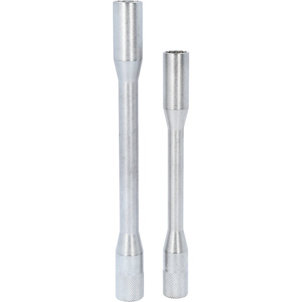 Zwei Steckschlüssel aus Metall