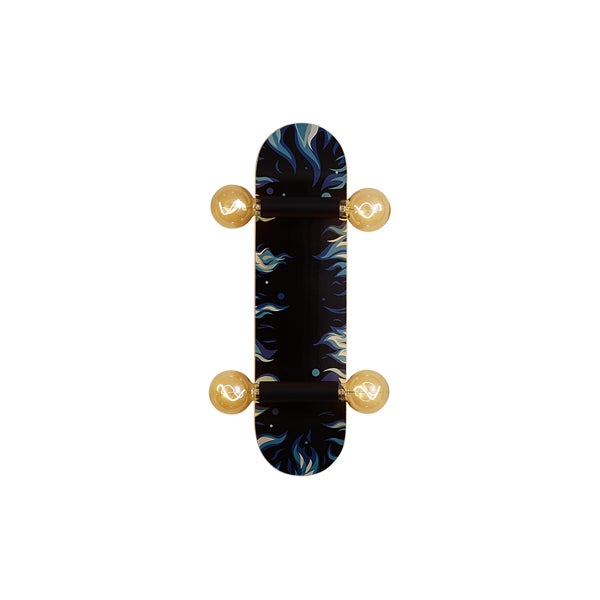 Wandleuchte in Form eines Skateboards mit blauem Flammenmuster und vier großen LED-Filament-Leuchtmitteln.