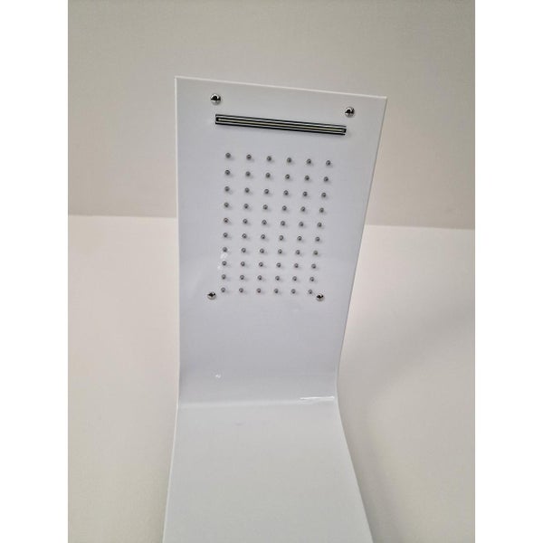 Weißes Regenduschpaneel mit Wasserfall-Funktion.