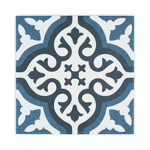 Quadratische Fliese mit ornamentalem Dekor in nostalgischem Design