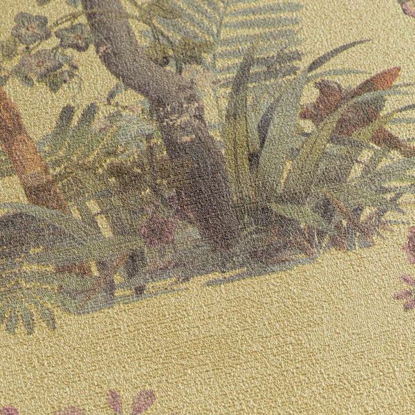 Strukturierte Tapete mit botanischem Motiv, detaillierte Darstellung von Pflanzen und Bäumen im Dschungelstil