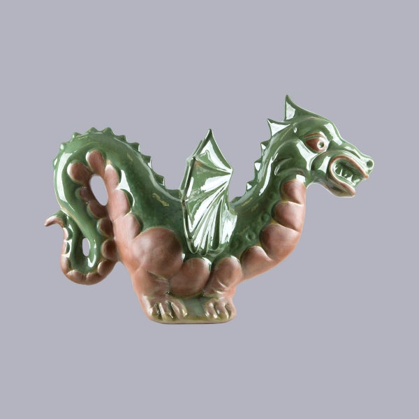 Dekofigur Drache aus grün und braun glasierter Keramik für den Garten.