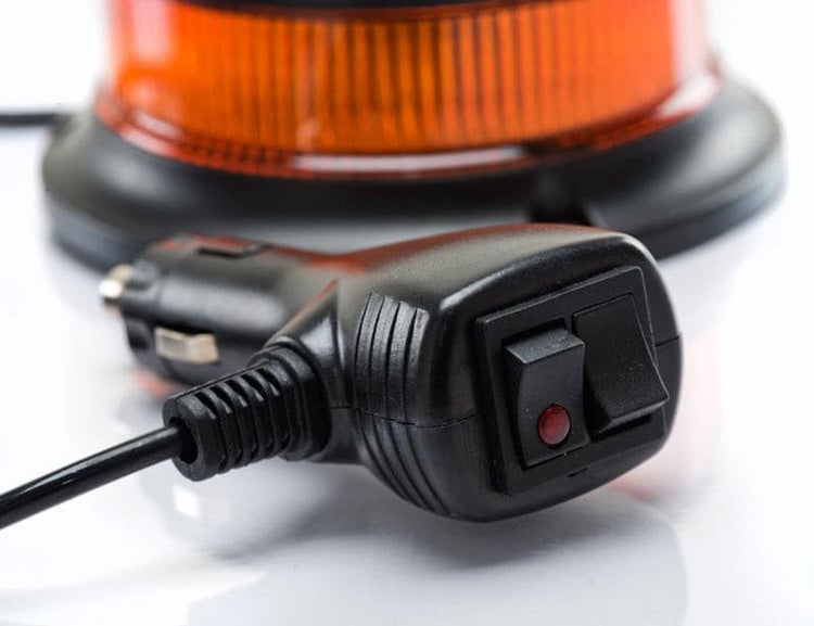 UvV Kfz Warnmarkierung DIN30710 Magnetset + FLASH LED Blitzer Magnet / Einsatzfahrzeug