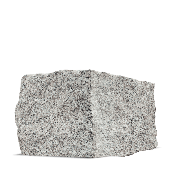 Granit-Pflasterstein aus Naturstein mit gespaltener Oberfläche.