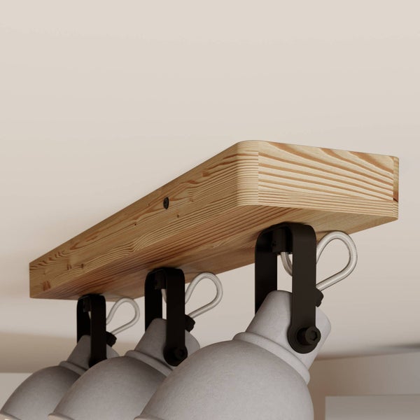 Dekoratives Schild mit dem Spruch: Ich sollte dringend eine Fortbildung zum Arschloch machen, scheinbar kommt man so besser durchs Leben.