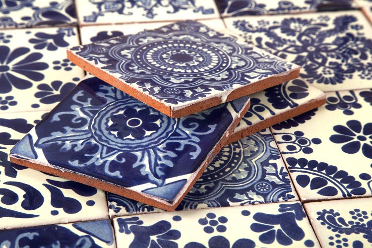 Dekorative Fliesen mit floralem Muster