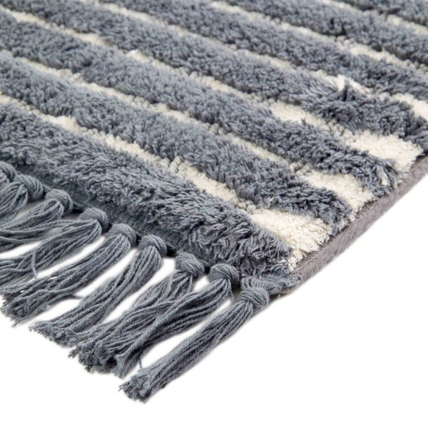 Teppich mit Streifenmuster und Fransen