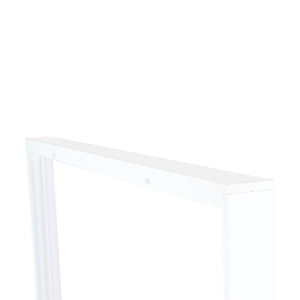 Ausschnitt eines weißen Türrahmens