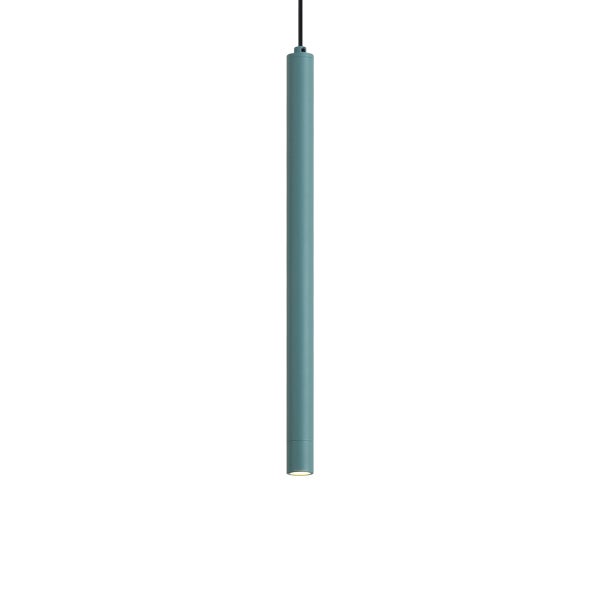 Moderne, schlanke türkisfarbene zylinderförmige Pendelleuchte aus Metall mit warmem Lichtaustritt nach unten.