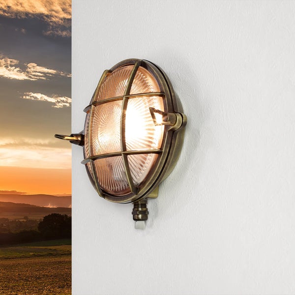 Runde Wandleuchte mit Gitter und Vintage-Optik