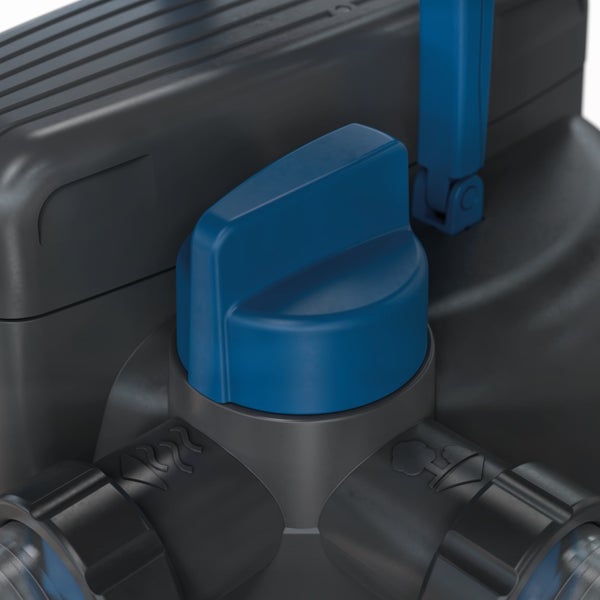Detailansicht eines blauen Drehreglers an einer Sandfilteranlage mit Symbolen für Rückspülen und Filtern.