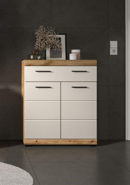 Badezimmerschrank in Eichenoptik mit beigen Fronten, Schublade, Türen, verstellbarem Boden und Detailansicht des Scharniers.