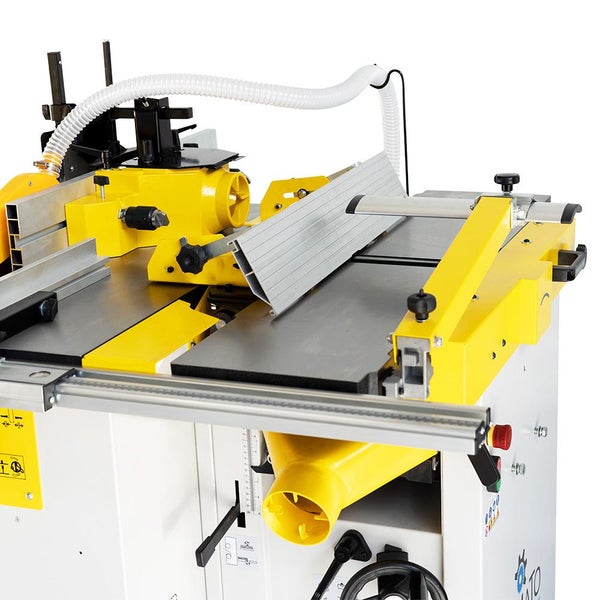 Detailansicht einer Holzbearbeitungsmaschine mit Absaugvorrichtung