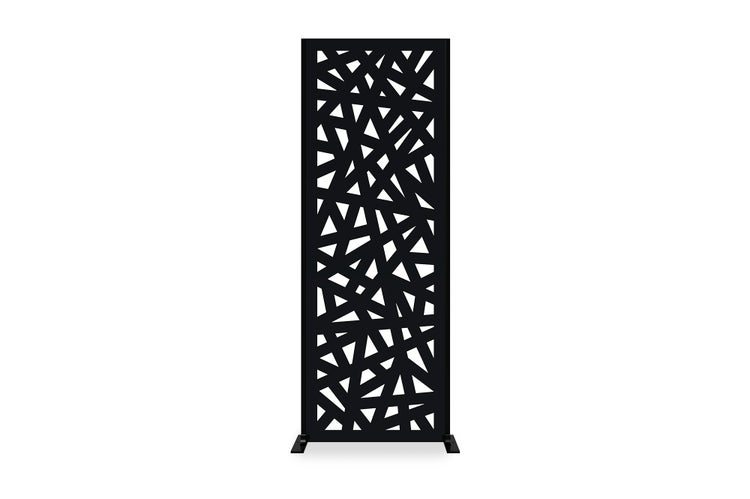 Schwarze Sichtschutzwand aus Metall mit abstraktem geometrischem Muster und Standfüßen.