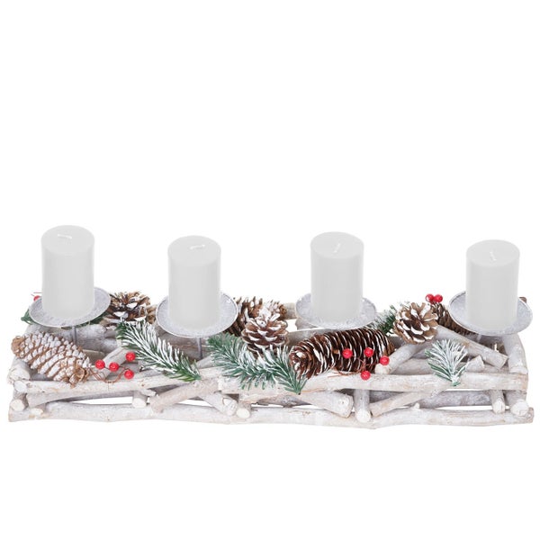 Adventskranz mit vier Kerzen, Tannenzapfen und Tannengrün auf Holztablett