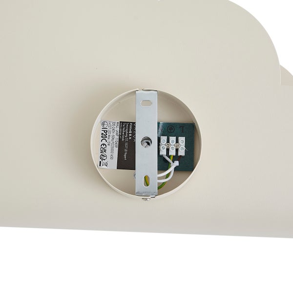 Rückansicht einer Wandleuchte mit Montagebügel, Lüsterklemme und technischen Angaben für trockene Innenräume.