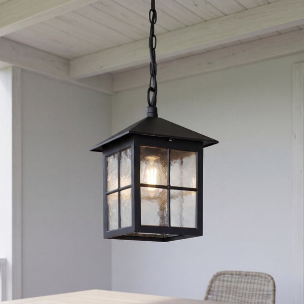 Schwarze Außenhängeleuchte im Laternen-Design mit Kette und strukturiertem Glas, ideal für Terrasse oder Balkon.