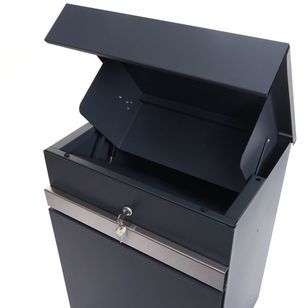 Briefkasten mit geöffneter Klappe und Schlüssel