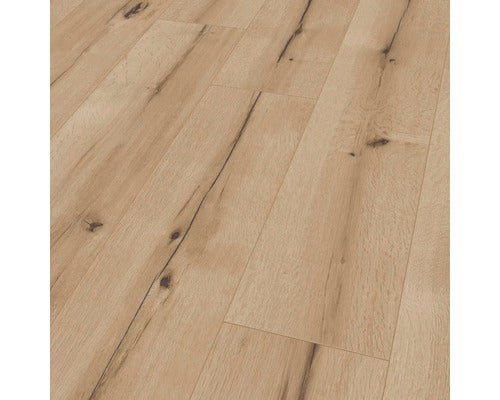 Detailaufnahme von hellem Laminatboden mit Holzoptik