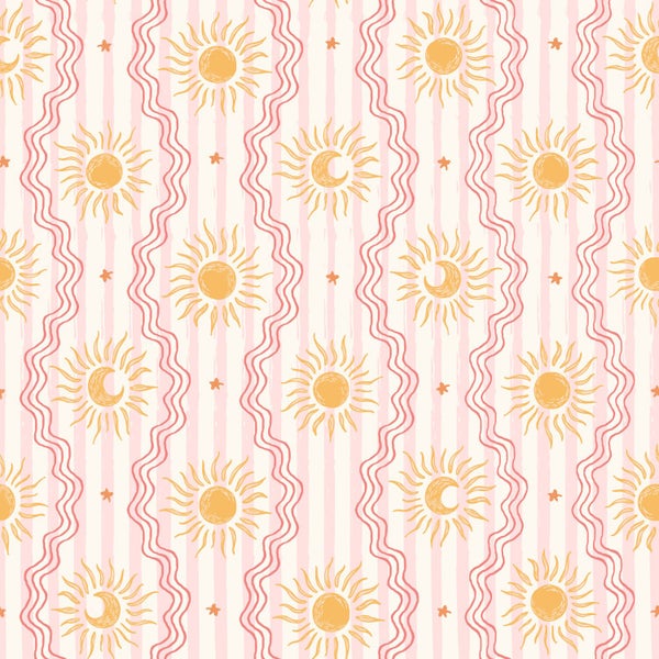 Tapete mit einem Muster aus Sonnen, Monden, Sternen, vertikalen Streifen und Wellenlinien.
