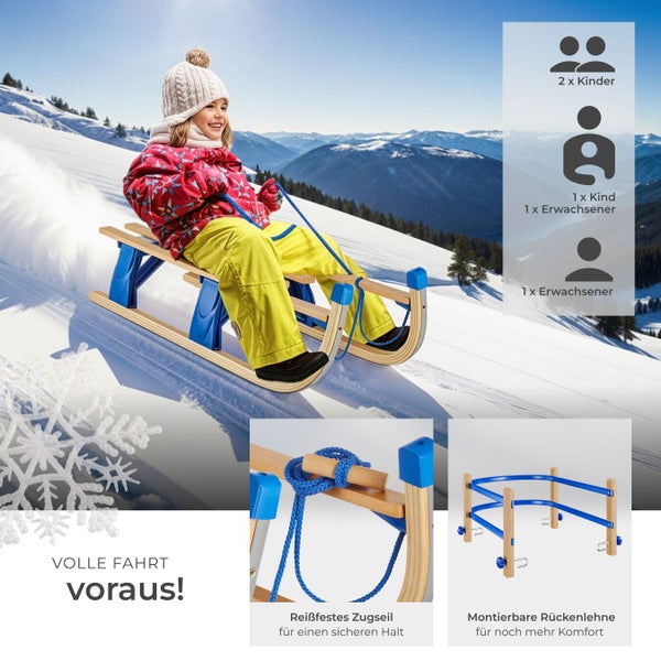 Kind auf Holzschlitten im Schnee mit reißfestem Zugseil und montierbarer Rückenlehne, geeignet für bis zu zwei Kinder oder einen Erwachsenen