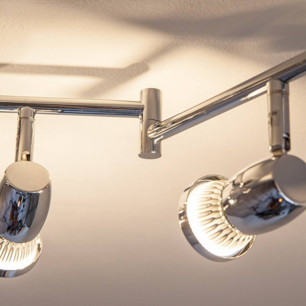 Packungsinhalt: Sechs Einbaustrahler mit technischen Zeichnungen und Garantieinformationen