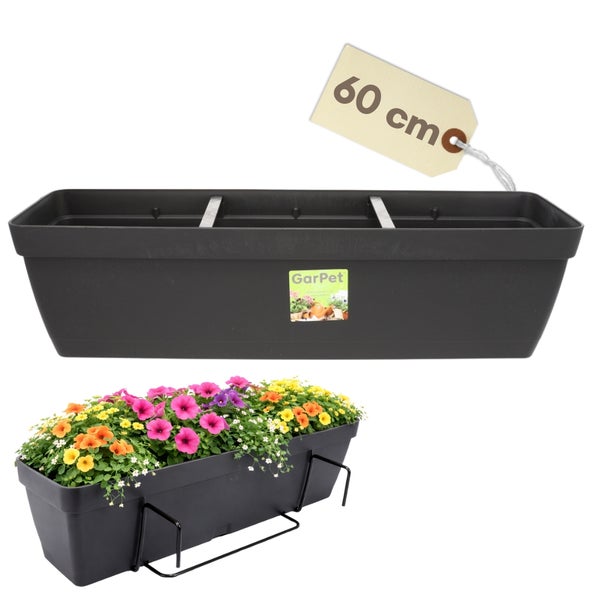 Dunkelgrauer Blumenkasten in zwei Perspektiven, einer davon bepflanzt; Größenangabe 60 Zentimeter.