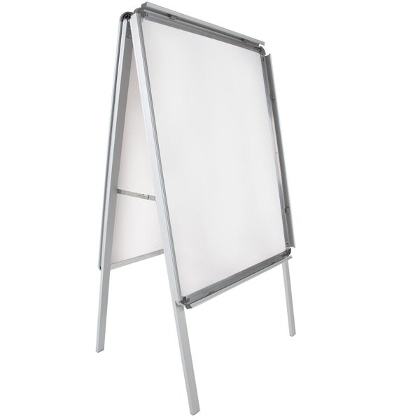 A-Aufsteller mit silberfarbenem Rahmen und weißer Fläche